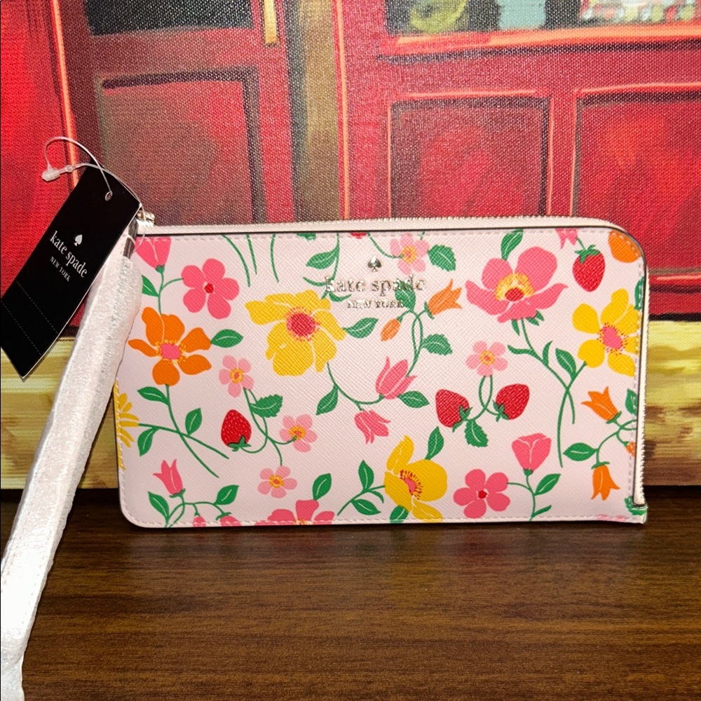 Kate Spade Multicolor Medium Zip Strawberry Floral Lucy Wristlet